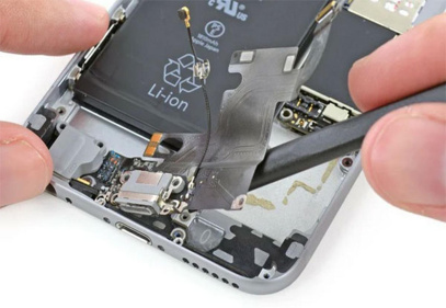 Чистка разъема зарядки Чистка разъема зарядки