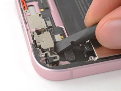 Замена нижнего микрофона iPhone 15 Plus Замена нижнего микрофона iPhone 15 Plus