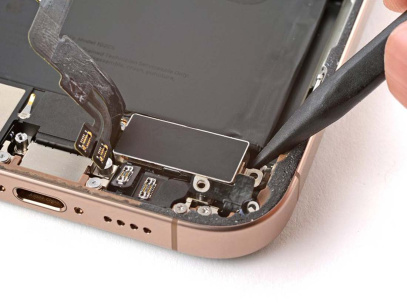 Замена вибромотора iPhone 16 Pro Max Замена вибромотора iPhone 16 Pro Max