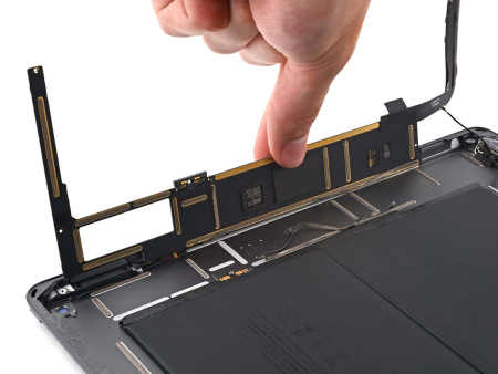 Ремонт материнской платы iPad 7 Ремонт материнской платы iPad 7