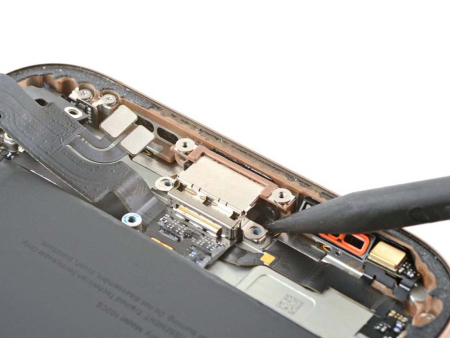 Замена разъема зарядки iPhone 16 Pro Max Замена разъема зарядки iPhone 16 Pro Max