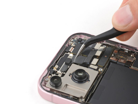 Замена микрофона основной камеры iPhone 15 Plus Замена микрофона основной камеры iPhone 15 Plus