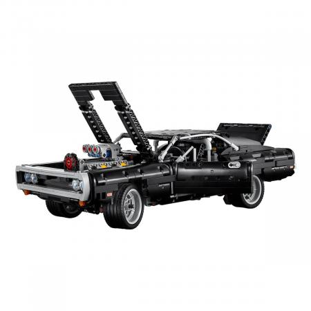 Конструктор LEGO Technic "Dodge Charger Доминика Торетто" (42111) Конструктор LEGO Technic "Dodge Charger Доминика Торетто" (42111)