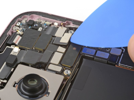 Ремонт материнской платы iPhone 15 Plus Ремонт материнской платы iPhone 15 Plus