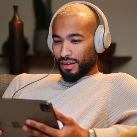 Беспроводные наушники Beats Studio Pro Sandstone, бежевый Беспроводные наушники Beats Studio Pro Sandstone, бежевый